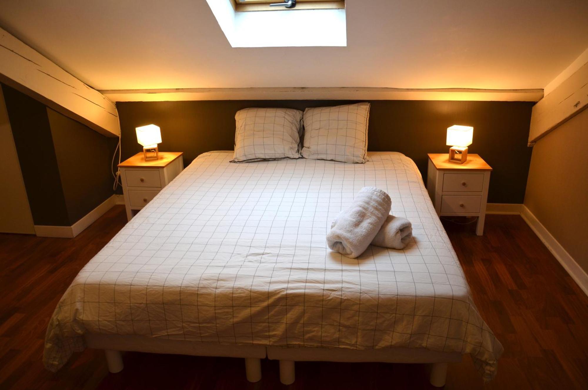 Le Cocon Troyen - 6-8P - 2 Parking Gratuits Apartment Troyes Exterior photo