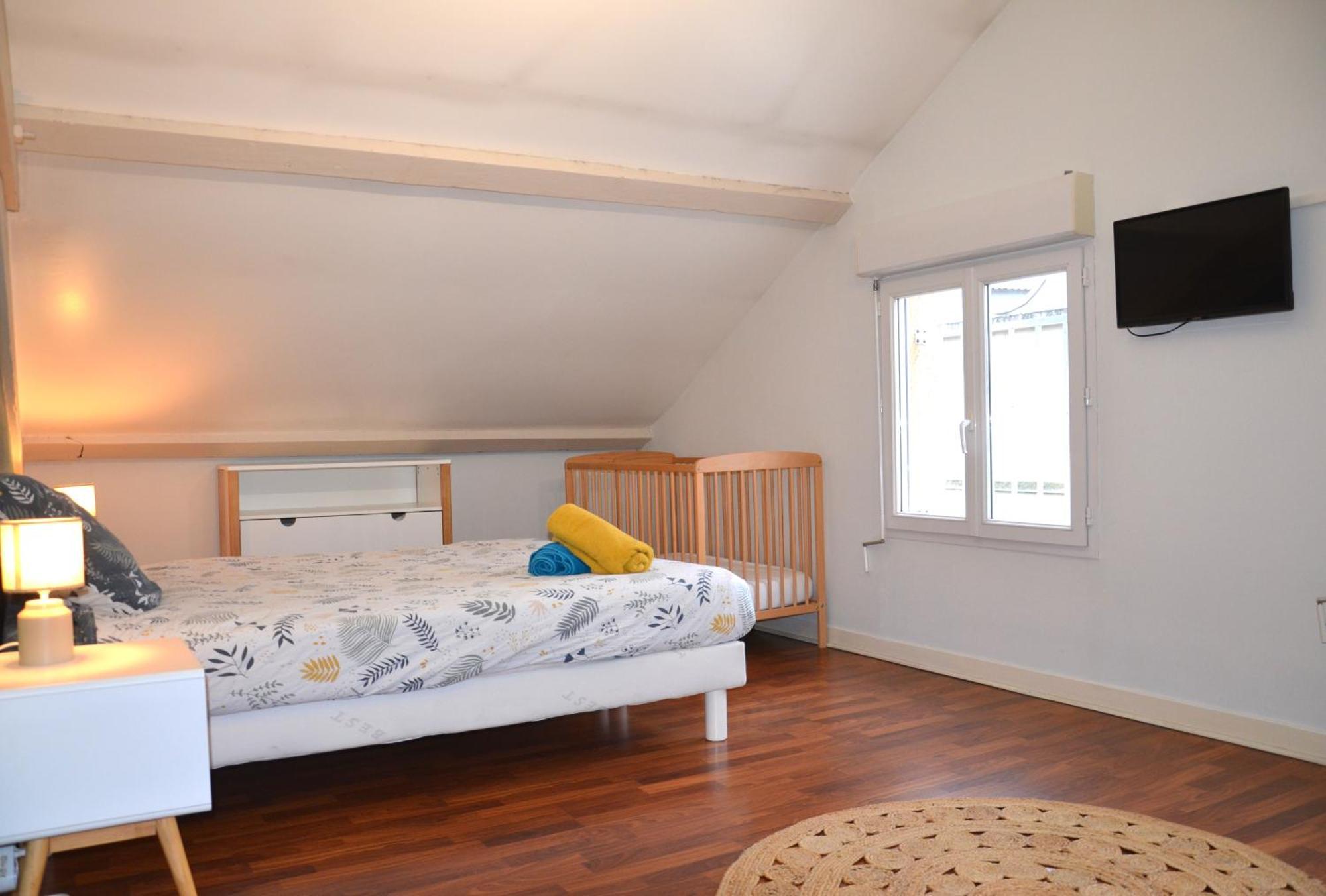 Le Cocon Troyen - 6-8P - 2 Parking Gratuits Apartment Troyes Exterior photo